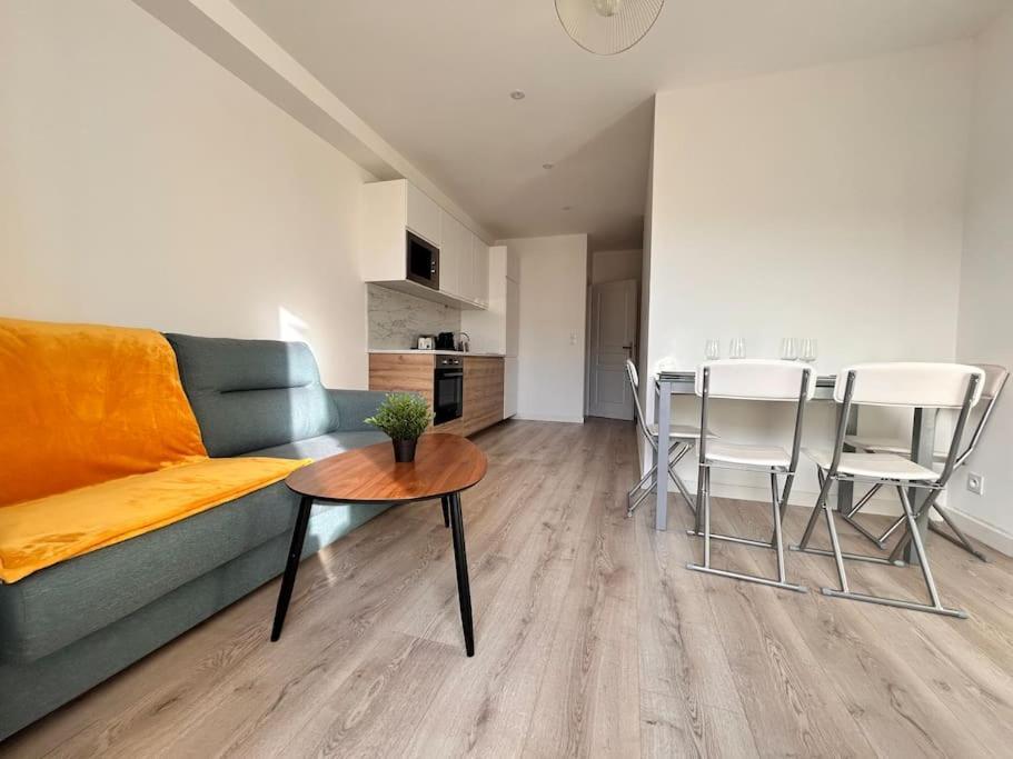Mia- 4 Pers- Standing Neuf, Hyper Centre- Terrasse Apartment Saint-Raphael (Var)